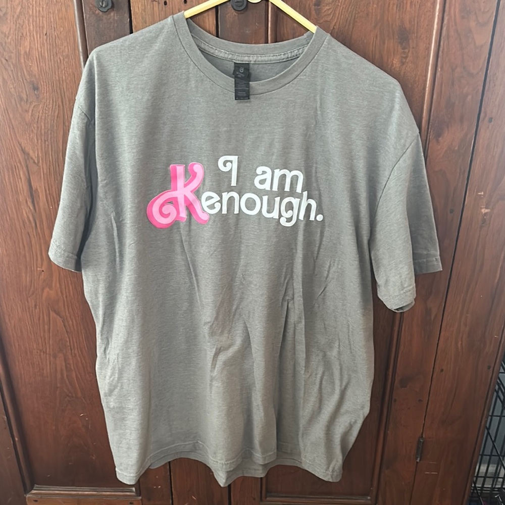 “I Am K’enough” soft style graphic tee! Gray and pink, size XL 🩷